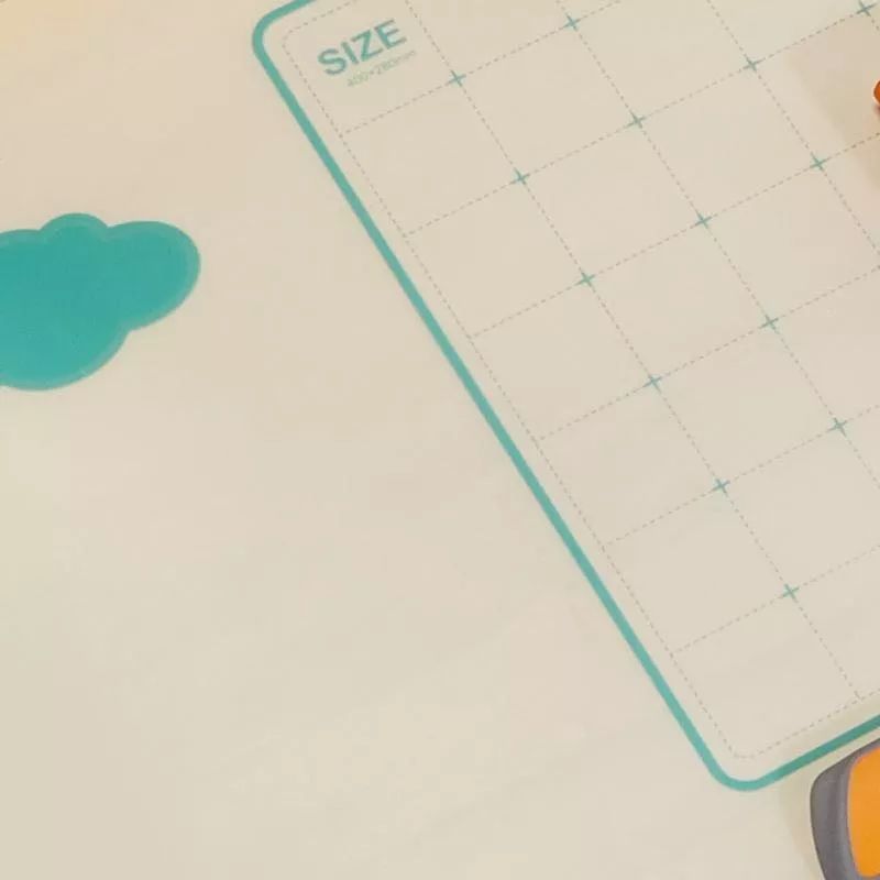 一年半了，还是喜欢这个得了最高设计奖的学习桌，陪伴孩子从3岁到18岁，开学季赠书包