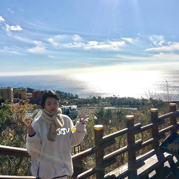 iu穿衣打扮,IU济州岛打卡