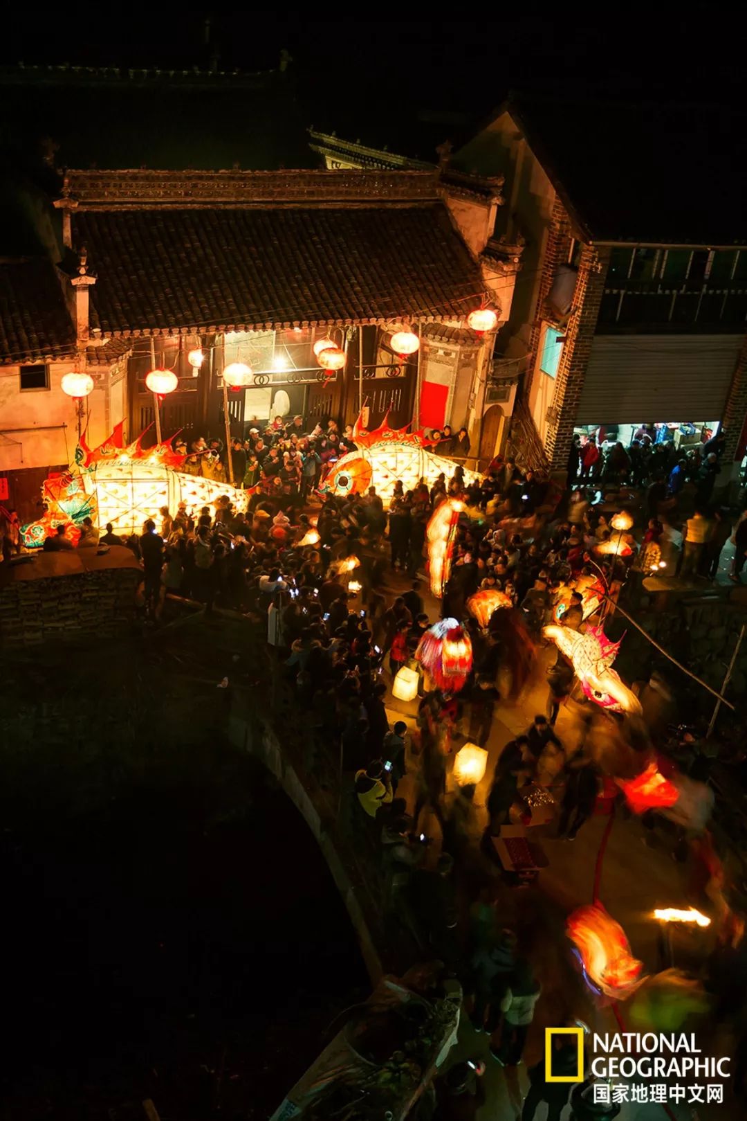 这盏燃了200年的徽州鱼灯，带你游回小时候