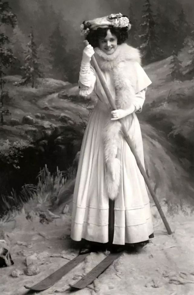 毒舌吐槽百年滑雪潮流：滑雪服竟然撞衫毛利兰同款？！