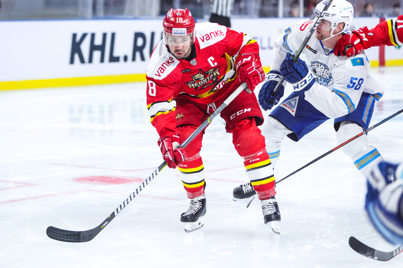KHL-万科龙迎战阿斯塔纳雪豹点球定胜负赛季收官感谢球迷一路陪伴