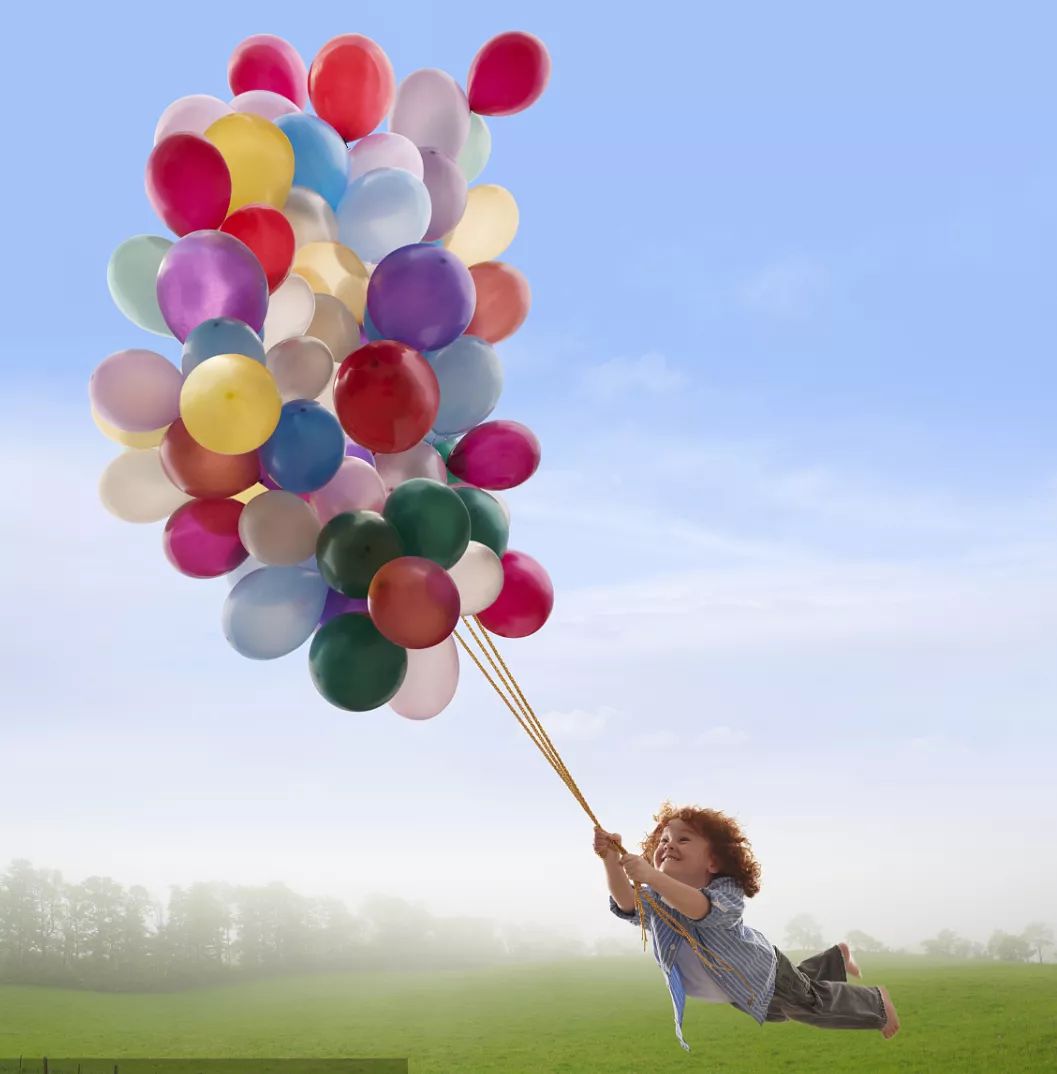 随纸鸢起舞，在金色的童年里放飞瑜伽梦