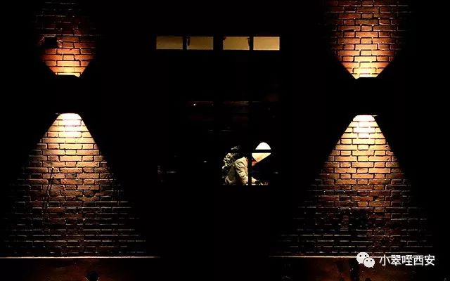 初春的西影厂，是那棵法国梧桐树下的日料店