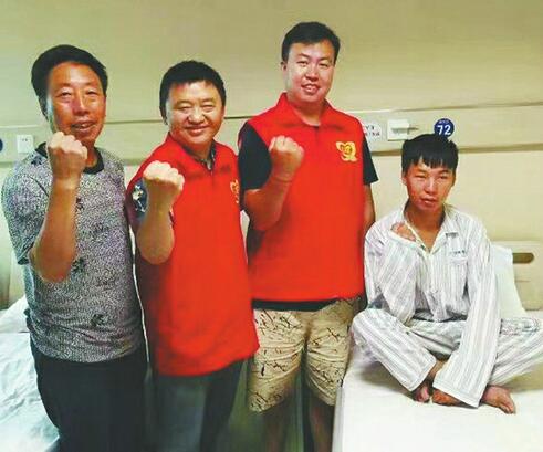 “一生做好人一生做好事”48岁“好好哥”创办公益爱心群