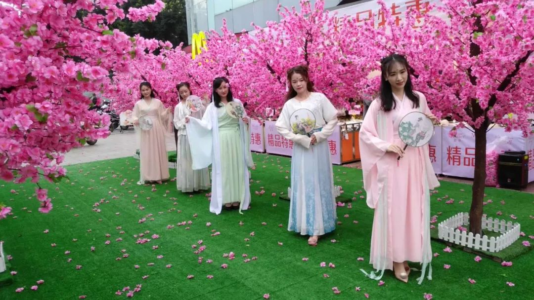 玉林网红打卡点格桑花景区,玉林打卡网红地古镇