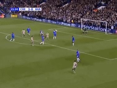 历史上的今天：蓝军与巴萨上演进球大战，拒绝被逆转