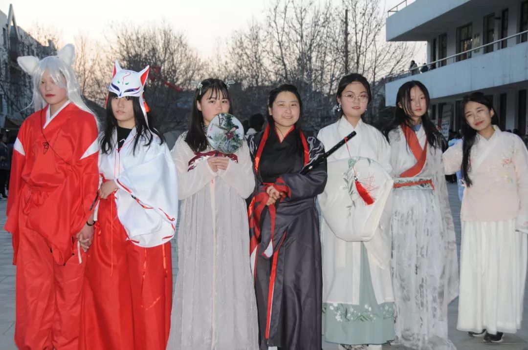 社团文化节社团招新即将开始,社团招新火热举行新成员