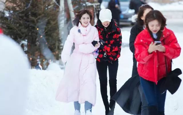 花钱减压|《妻子的旅行2》“旅行五美”成团，吃穿用度和婚姻观都来打榜！