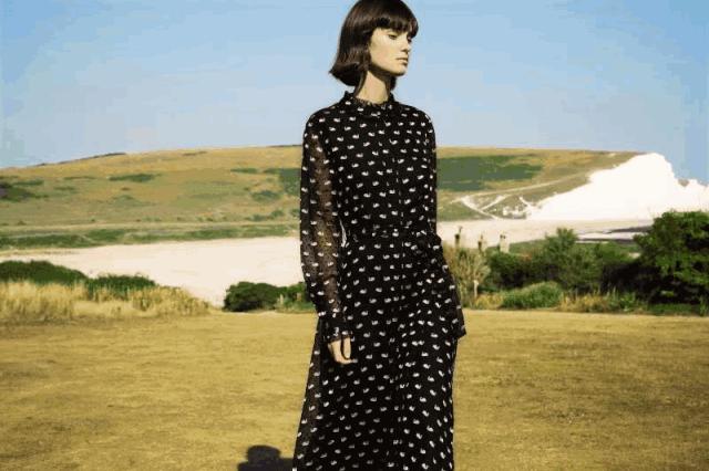 【潮头霓裳】抢“鲜”看：杰西服装的多面时髦