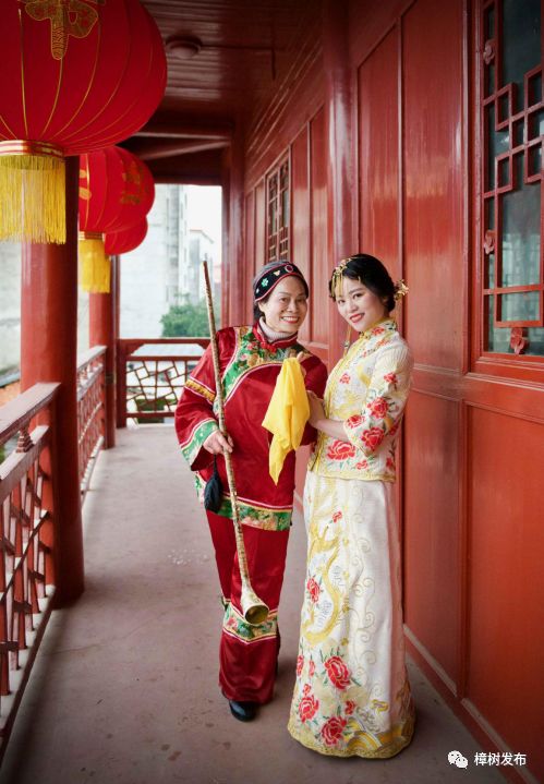 一位临江游子的故乡情：烟雨临江