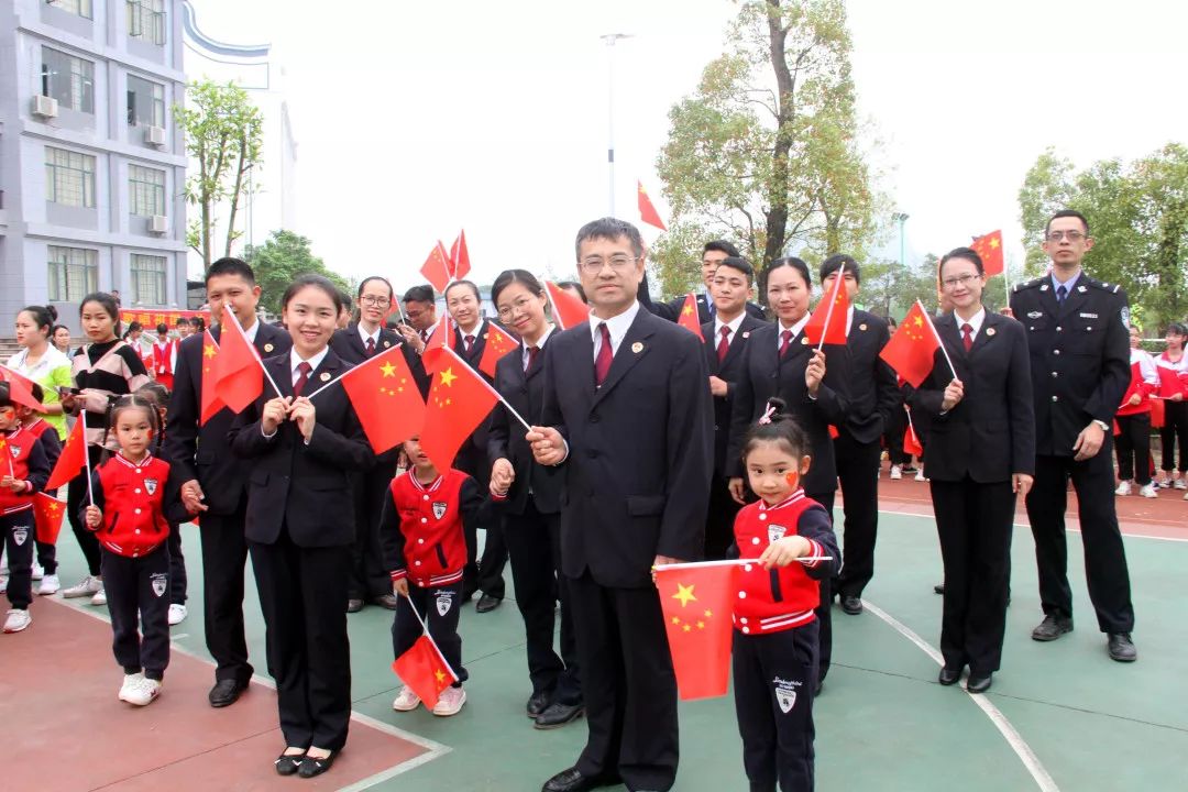 蹇棯甯堢敓鍚堜綔,蹇棯鏍″洯瑙嗛澶у叏鐕冪垎闇囨捈