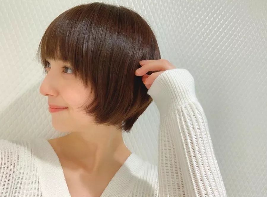 如何打理出最合适自己的短发,准备留长发的短发怎么打理好看