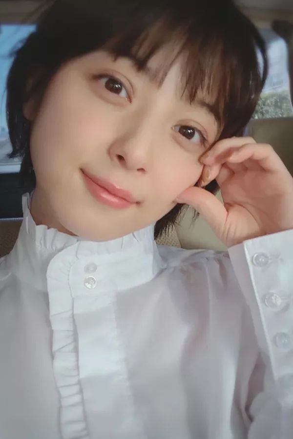 如何打理出最合适自己的短发,准备留长发的短发怎么打理好看