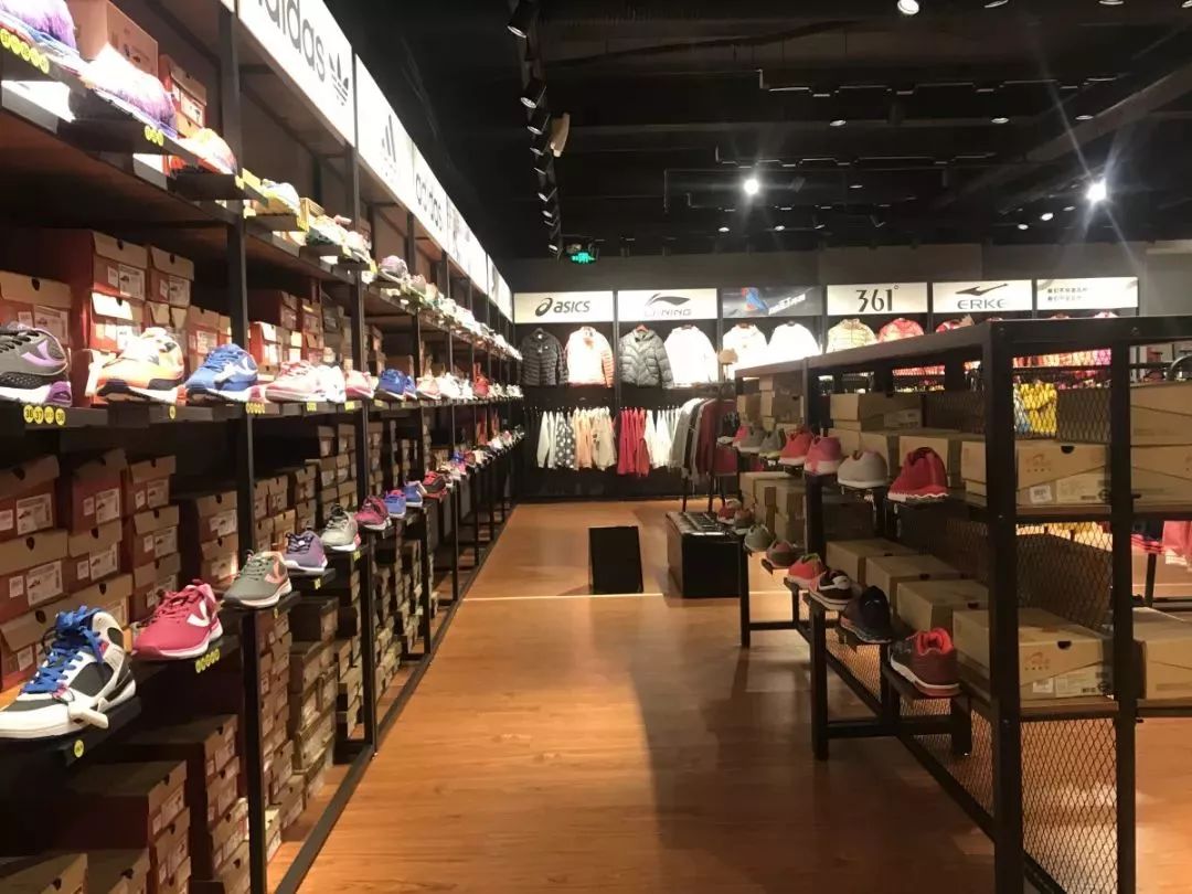 耐克运动鞋49元一双 (耐克运动鞋298元只卖一天)