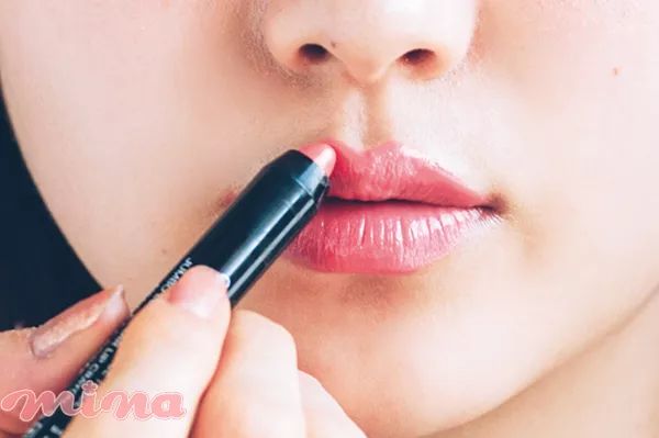 东宫女孩绝不服输,东宫女孩不认输的表现