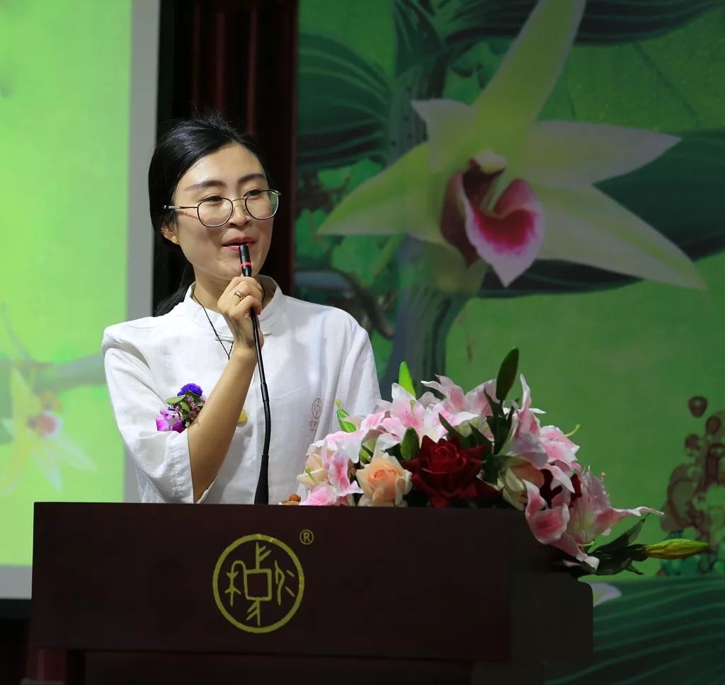 “海归”80后回乡当药农——肖艺：用“爱”说话，传承中医药文化