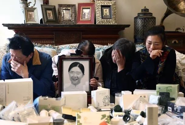 女子高烧不去医院只喝如新果汁,女子感冒不就医只喝果汁离世