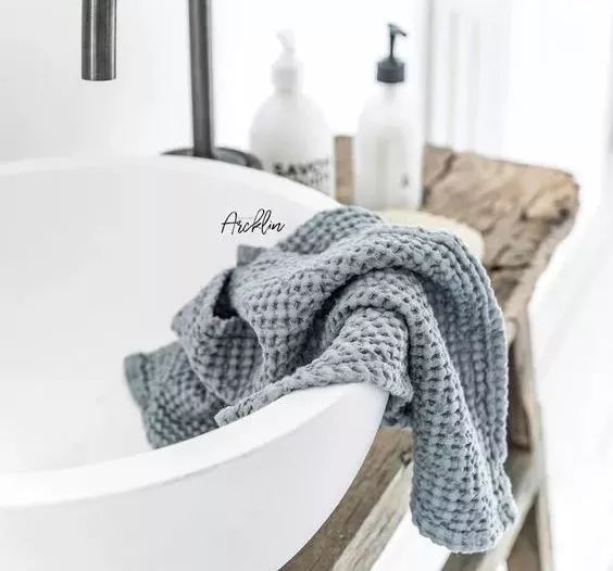 50年皱纹有救啦用它专抹深皱纹,在家就能改善皱纹的神器来了