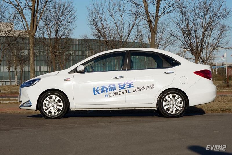 江淮新能源iev7纯电动配置,江淮新能源汽车iev7s值不值得入手