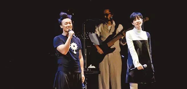 老外翻唱中文歌曲,难得听的英文歌