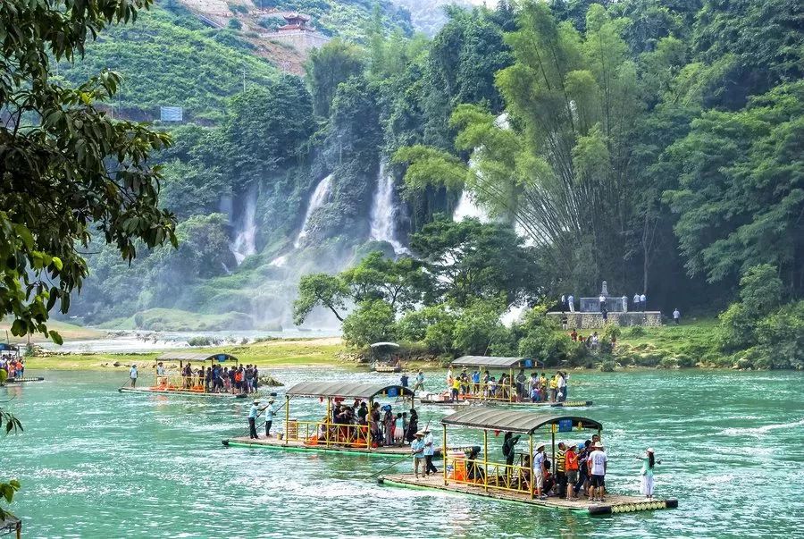 南宁东站到德天瀑布怎么坐车,南宁凤岭客运站到德天瀑布专线车