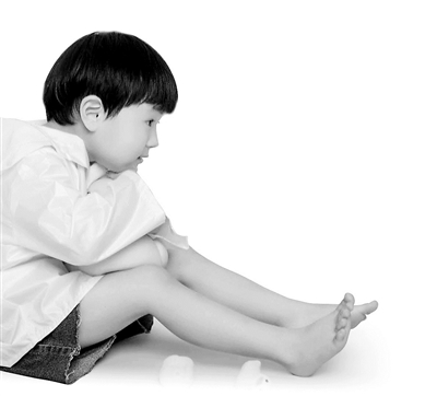 为什么宝宝光着脚丫有好处,宝宝总爱光脚怎么办