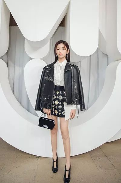 花钱减压|小锦鲤,穿花衣,年年春天来这里~就要超越小燕子了!