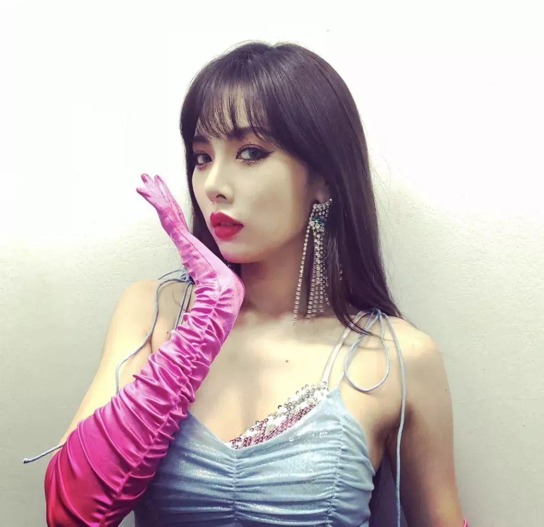 泫雅衣着,泫雅衣服怎么搭配