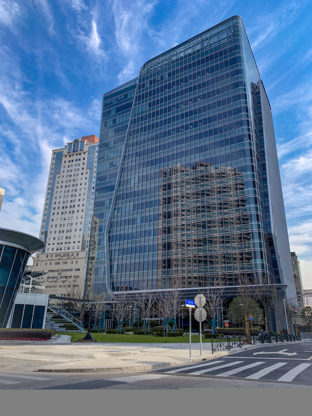 阿迪达斯上海仓库能发货嘛,阿迪上海总部地址