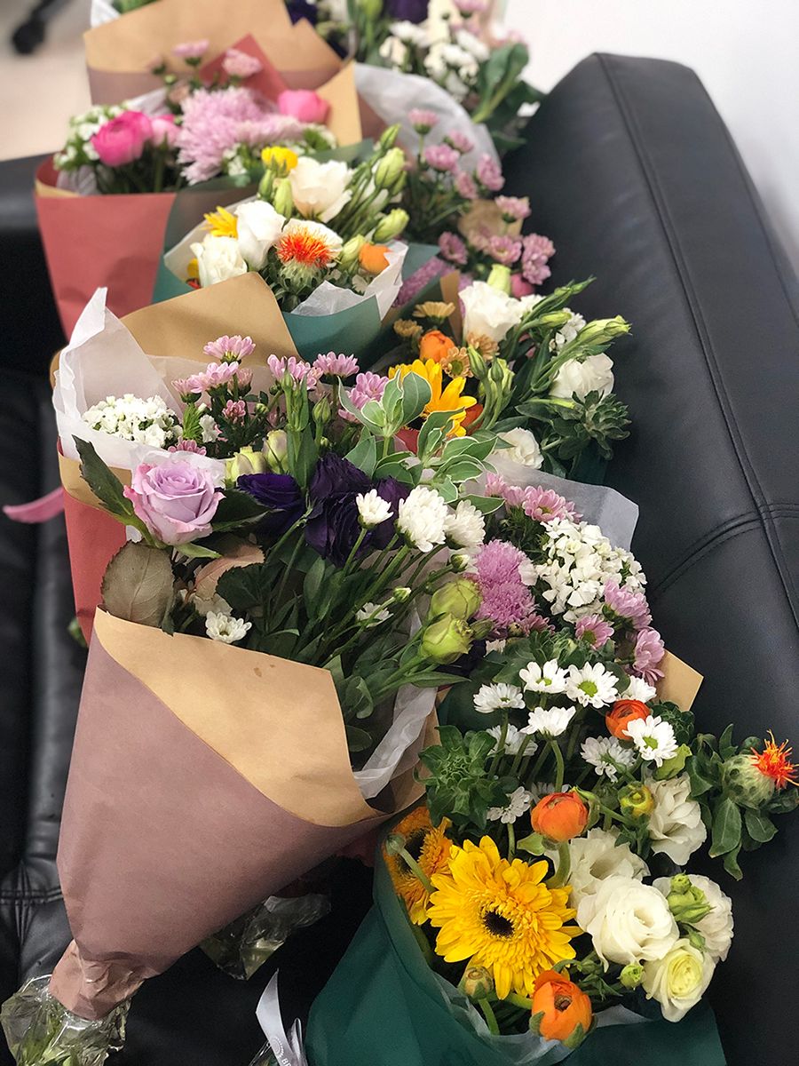 松江花友组了个价格美丽的鲜花团，还想找个靠谱提货点