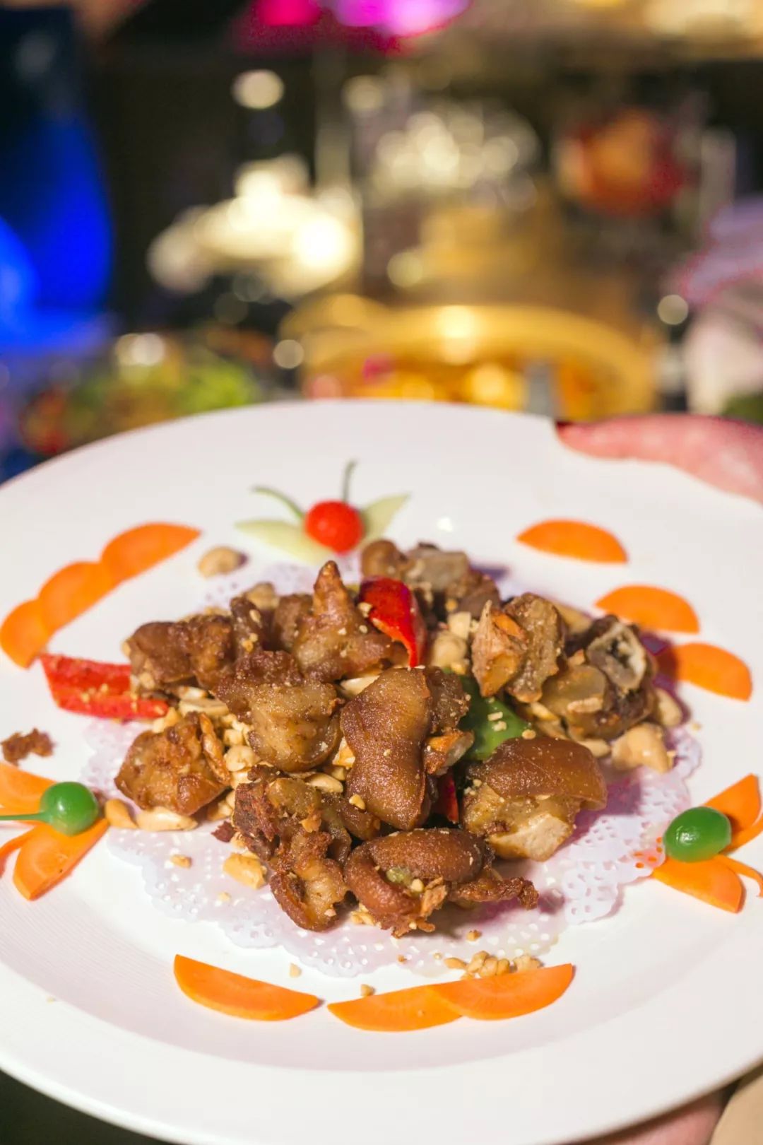 4折从四川吃到广东！我左手拿麦，右手啤酒，在这个“千面餐厅”里嗨到凌晨？