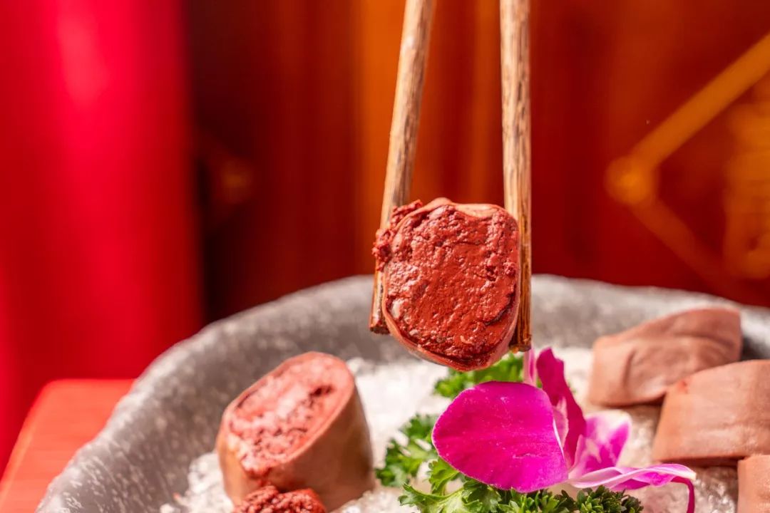 谭鸭血24小时营业,日均排队3h的谭鸭血来宁波了