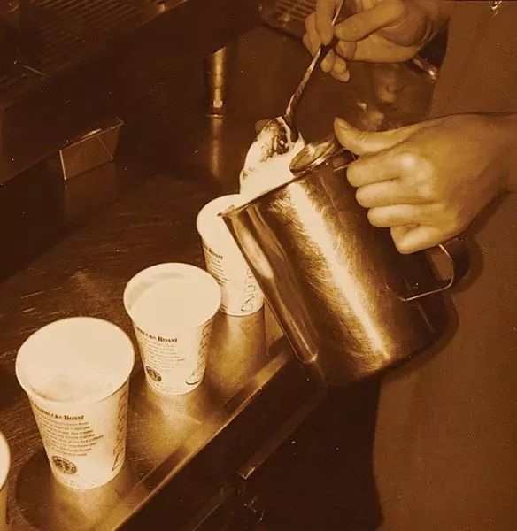 从*血卖**男孩到6000亿商业帝国，他却只想扳倒特朗普？