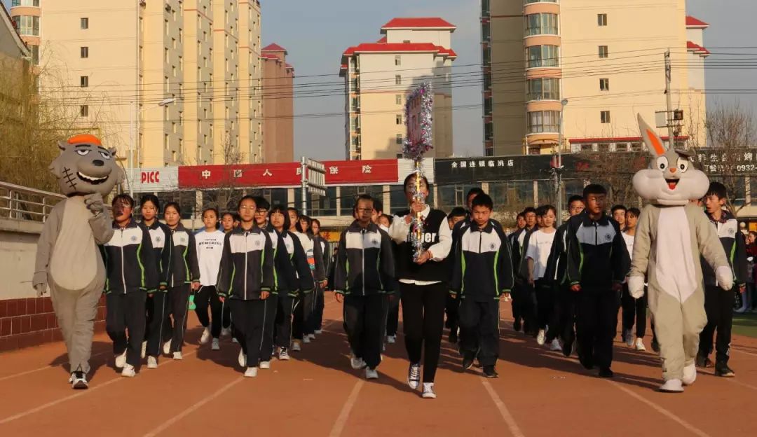 定格精彩瞬间彰显体育精神,丹棱中学60届田径运动会精彩瞬间