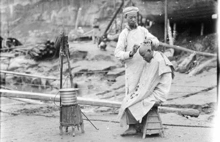 成都老照片:从“剃头”到“沙龙”,细数成都美容美发行业的发展