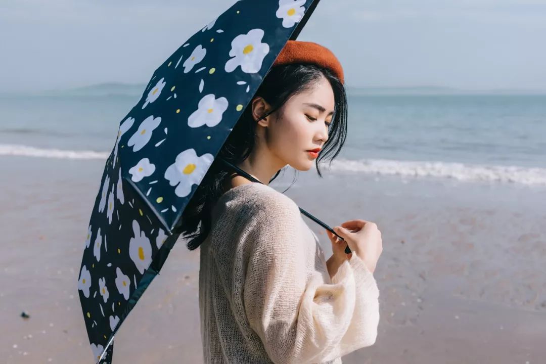 比苹果小的伞,迷你太阳伞防紫外线比手机还小