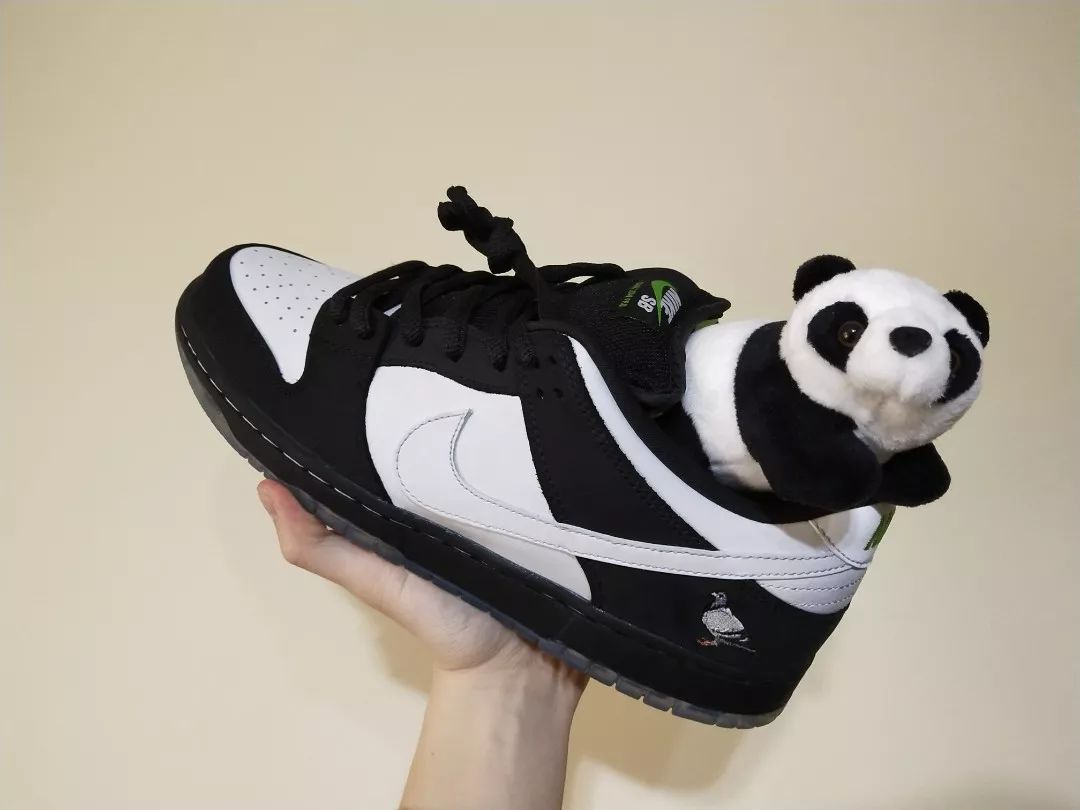 nike鞋子街拍视频,nike空军联名黑白款