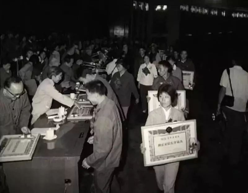 纪念五四运动100周年思想宣传,五四运动团结起来振兴中华