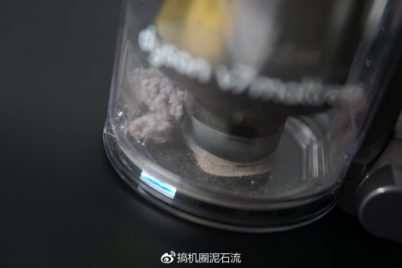 戴森除螨仪手持吸尘器评测,戴森吸螨仪v7清洗视频