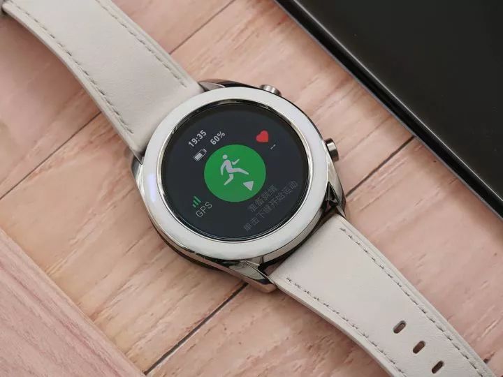 华为huaweiwatchgtrunner,华为手表watchgt雅致白测评