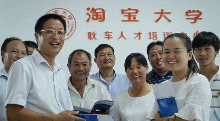 蹲点采访一线者的心声,蹲点采访环卫工人8小时工作