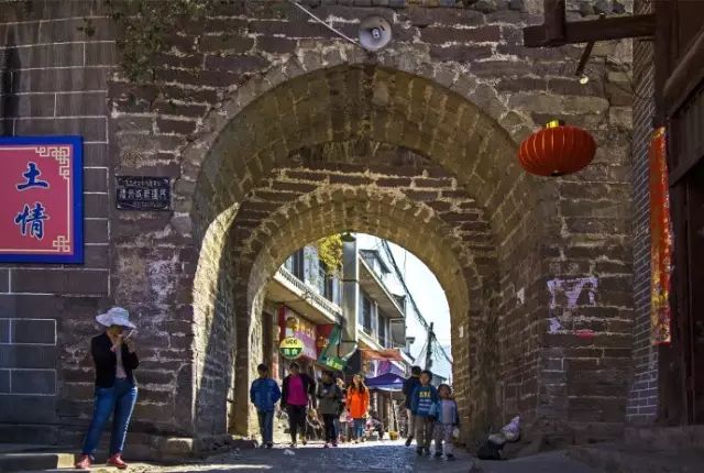 四川有座紫色小城，5月比美澳洲，比大理更多情