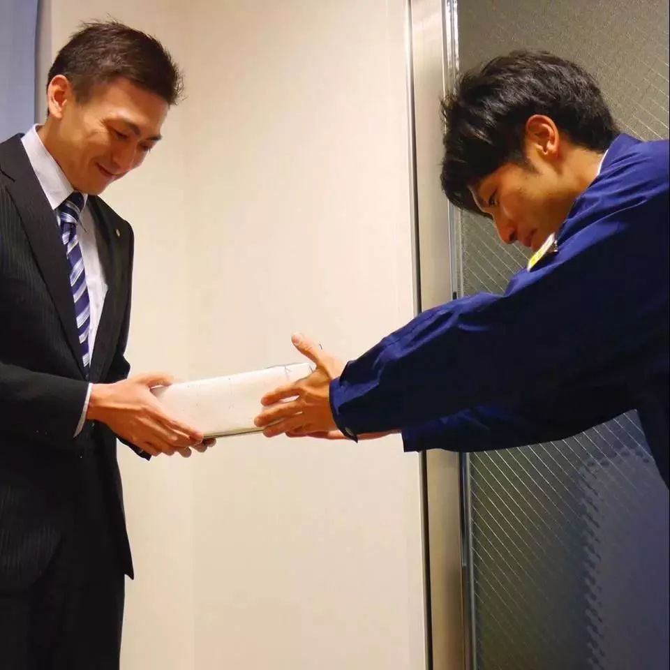 年入7亿日元,年入90亿的外卖大王