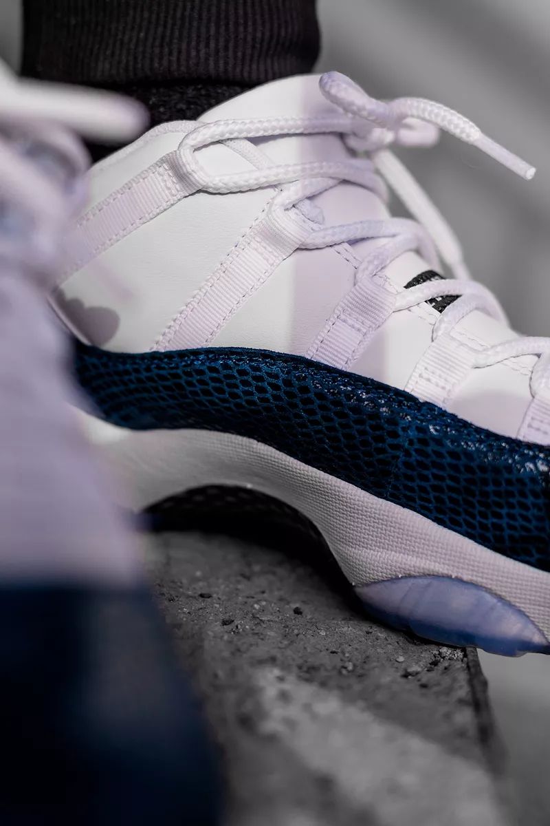 airjordan11low黑红测评,airjordan11lowwhitebred上脚图