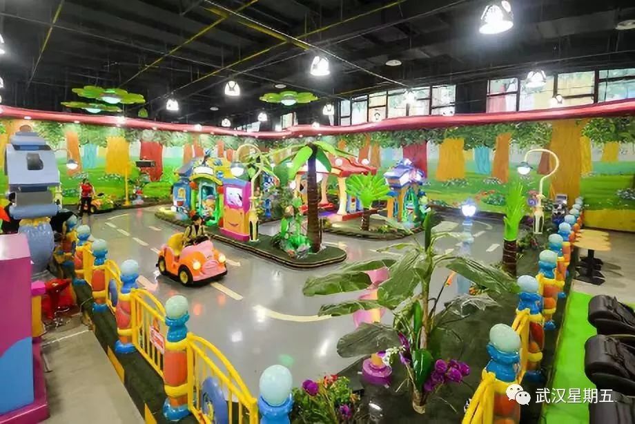 100个亲子互动游乐项目,100多平米的亲子游乐场