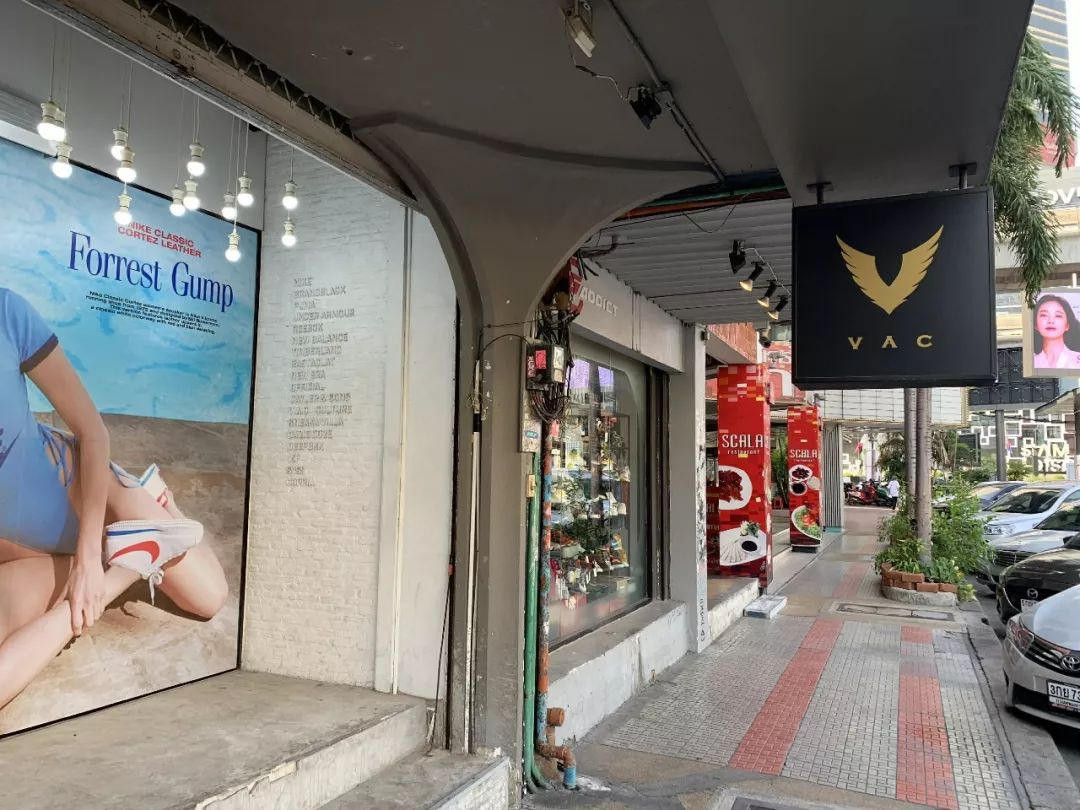 泰国最大球鞋店,泰国曼谷球鞋实体店