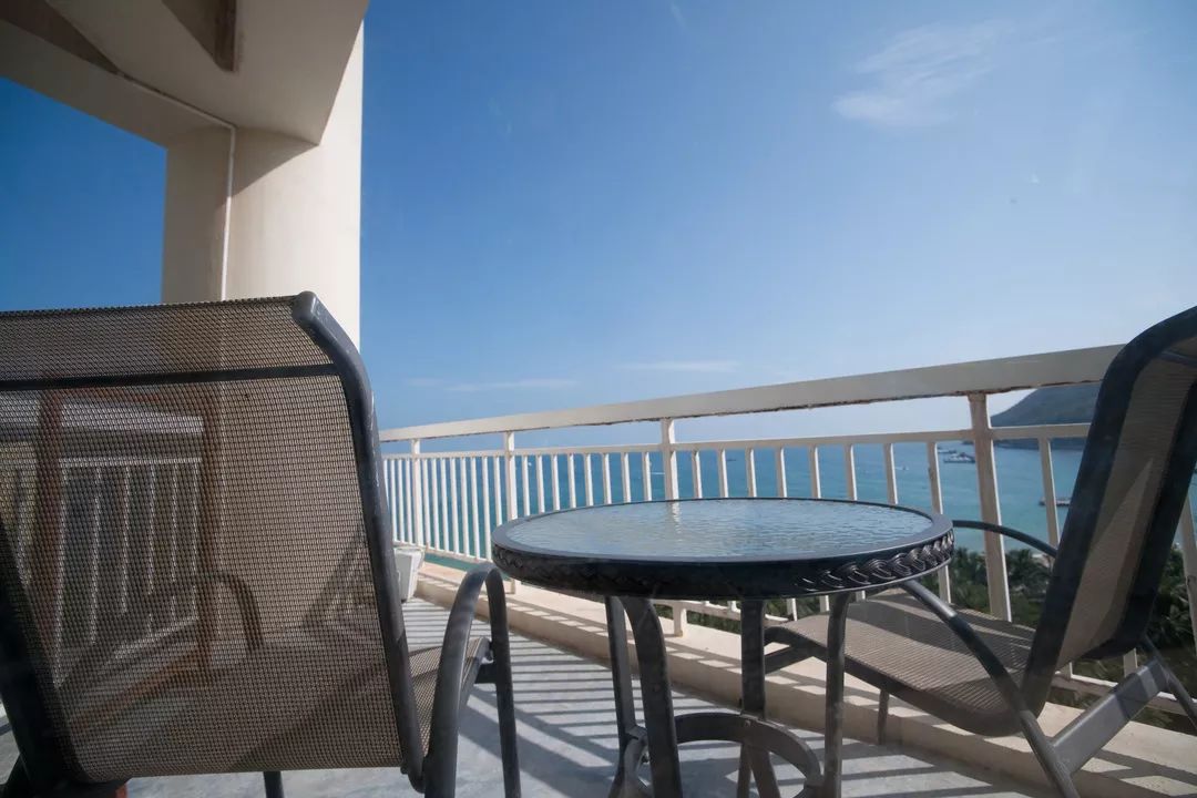 【资讯】银泰酒店喜获“建国70周年·70个品牌酒店金手指奖”