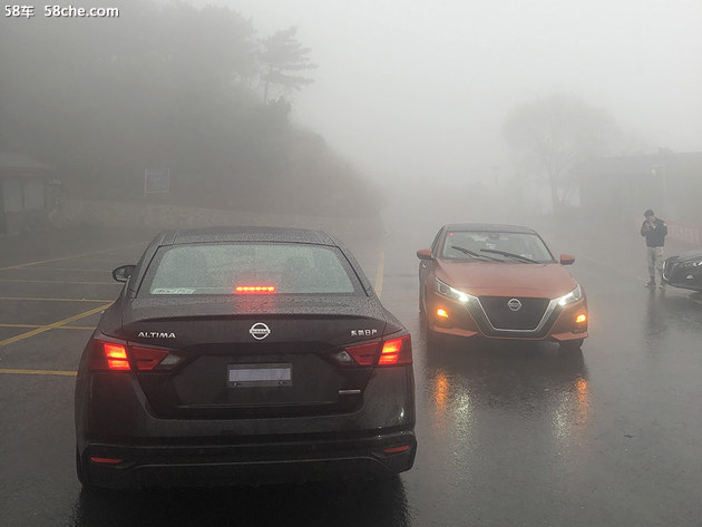 天籁雨天高速稳不稳,21款天籁自吸加满油跑600公里