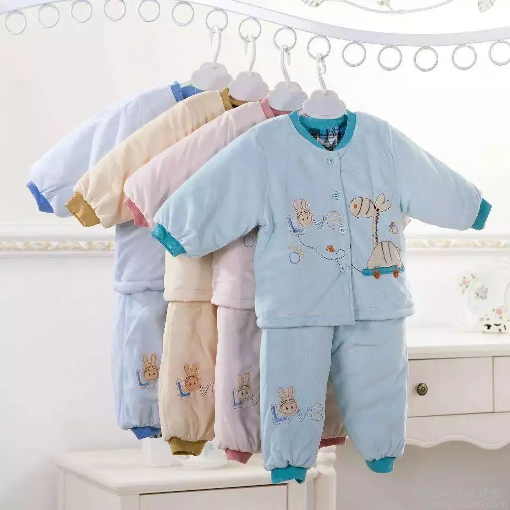 央视曝光婴幼儿店铺,曝光宝宝衣服