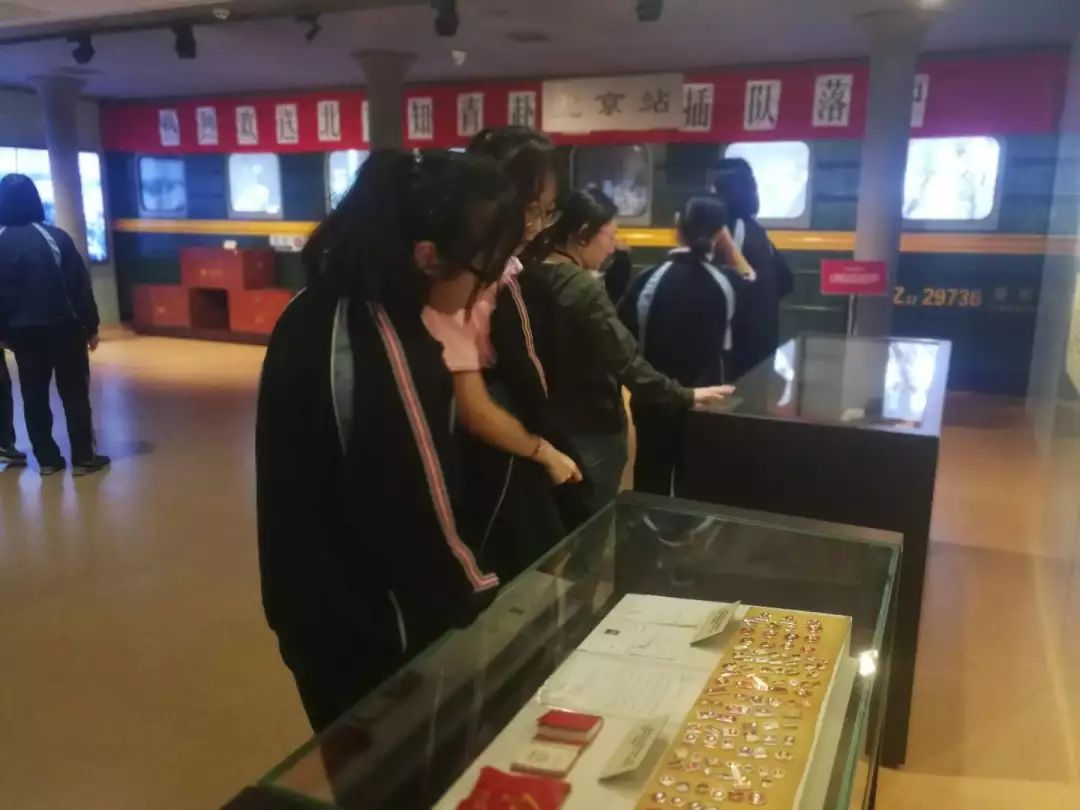 闄曡タ瀛︿範杩藉绾㈣壊瓒宠抗绯诲垪娲诲姩,鎺㈢储姹傜煡涔嬫梾瀵昏绾㈣壊瓒宠抗